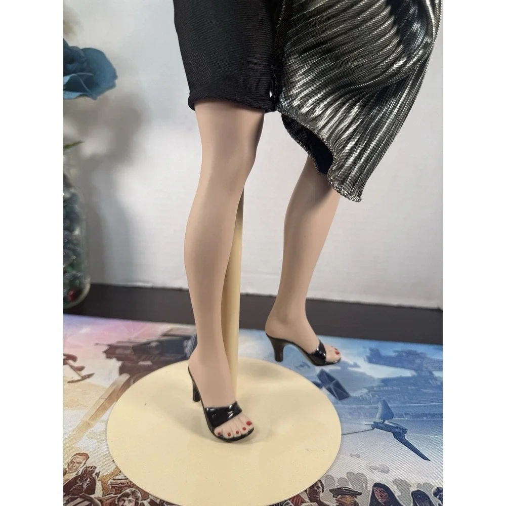 Franklin Mint "Marilyn Monroe" Porcelain Doll 19" Gentlemen Prefer Blondes" 1994 - Picture 17 of 17